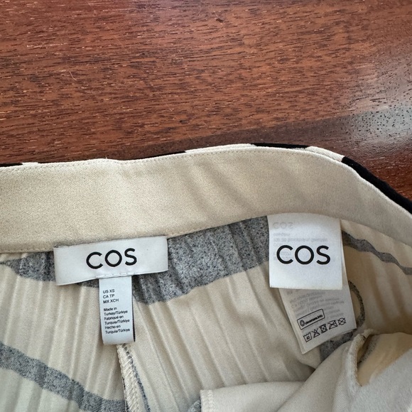 COS pattern flowy pants - Picture 2 of 3